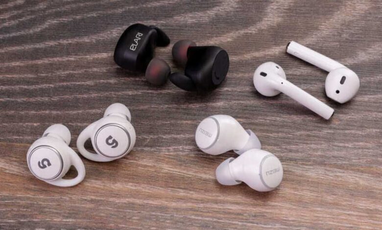 Wireless earbuds